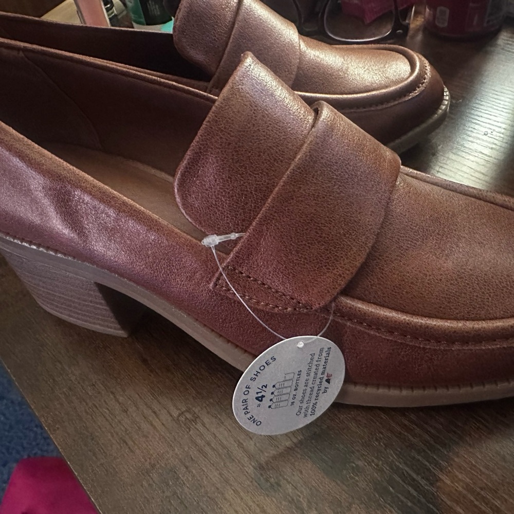 Baretraps Brown Leather Loafers with Block Heel Never Worn !